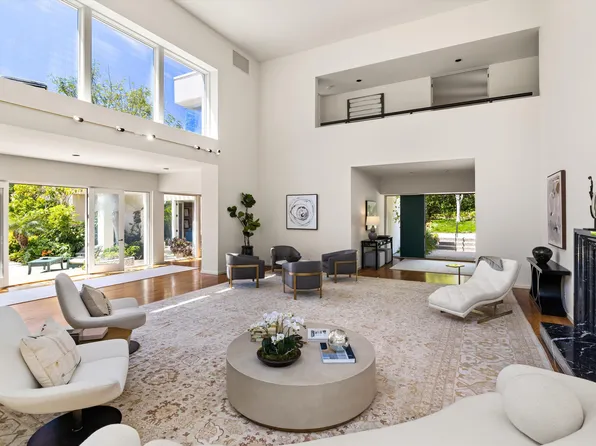 750 Picacho Ln, Santa Barbara, CA 93108