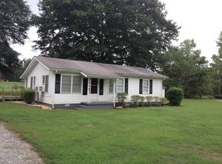 1425 Dr Dunn Rd, Cumming, GA 30040