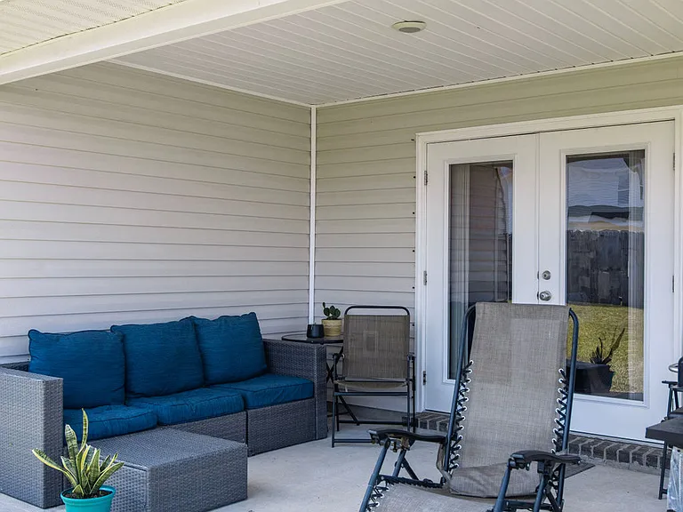 5438 Peach Dr — Photo 36