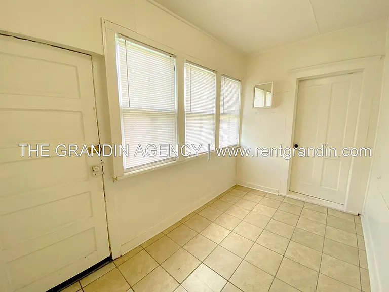 909 13th St SE — Photo 19