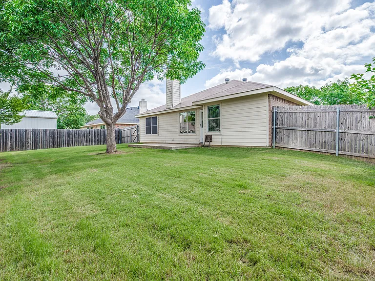 3705 Hermalinda Dr — Photo 20