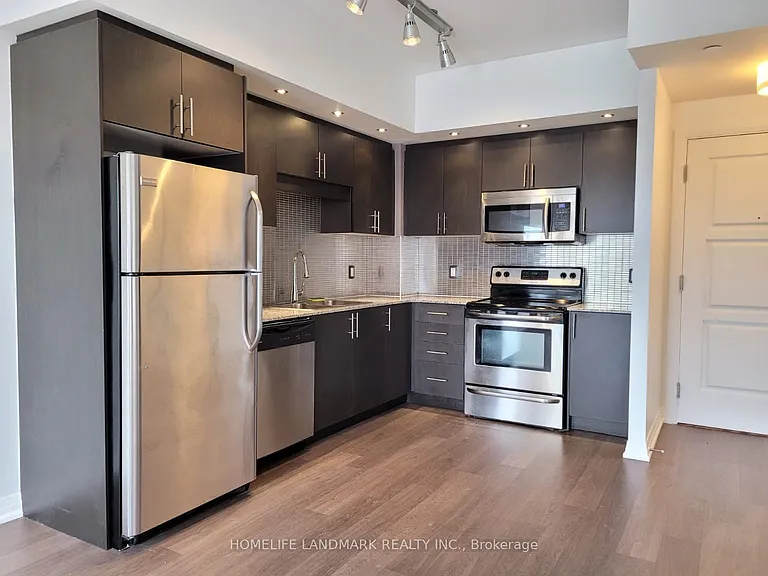 9500 Markham Rd #803 — Photo 6