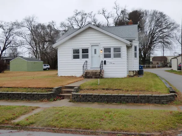 1034 E Broadway St, Mishawaka, IN 46545