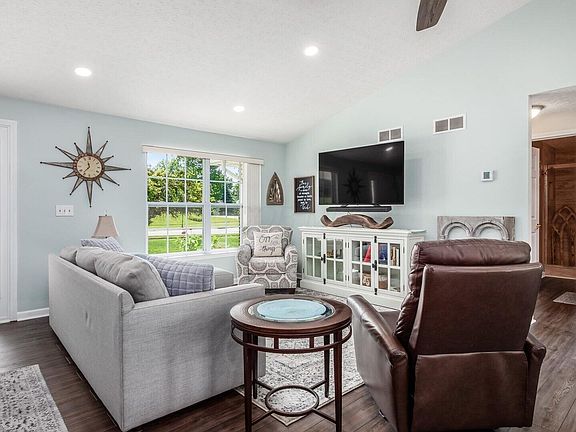 3rd image of 1298 Bluejack Ln