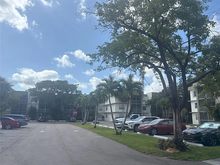 4235 N University Dr #202 — Photo 43