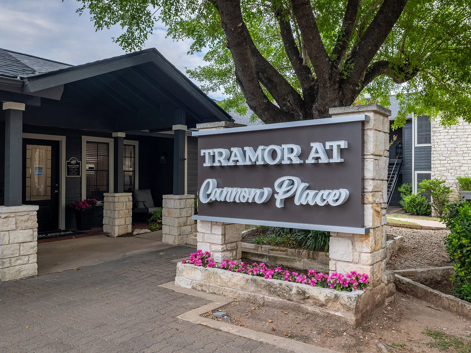 Tramor at Cannon Place — Photo 1