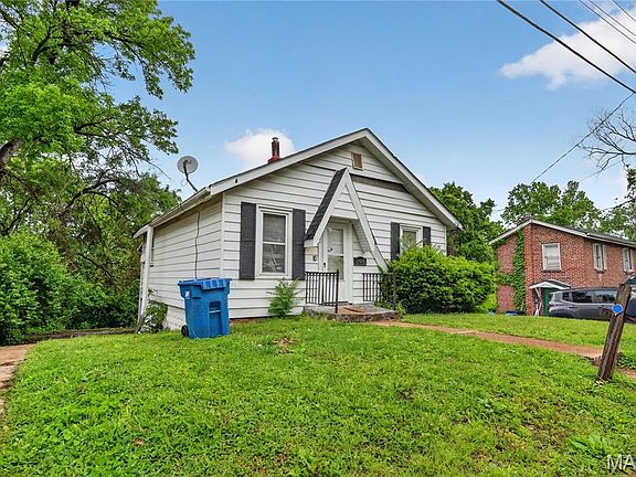 3rd image of 707 Ruggles Rd