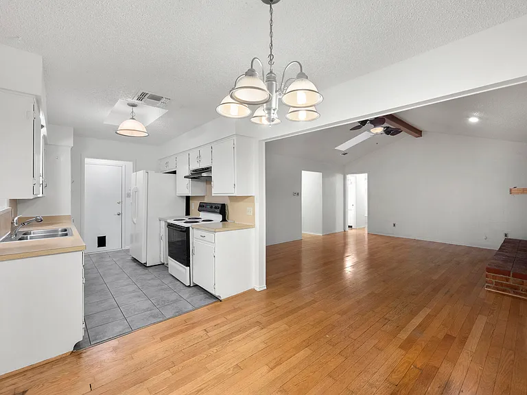 6436 Ridglea Dr — Photo 16