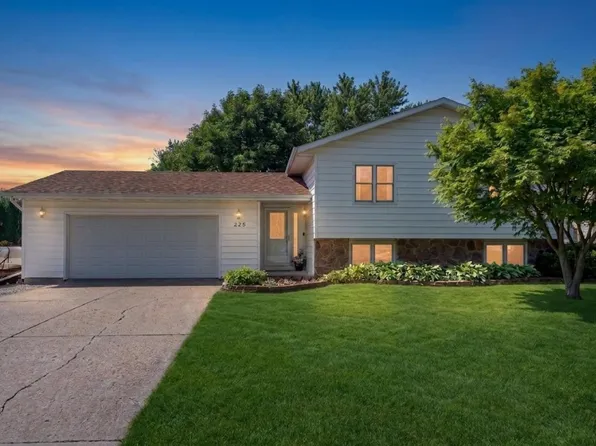225 20th St NW, Owatonna, MN 55060