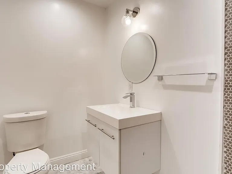 11807 Courtleigh Dr #3 — Photo 7