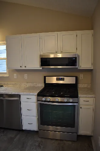 3211 Southern Hills Dr — Photo 5