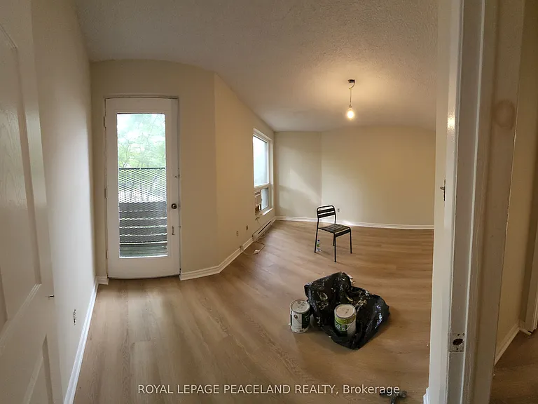 558 Spadina Cres #6 — Photo 12