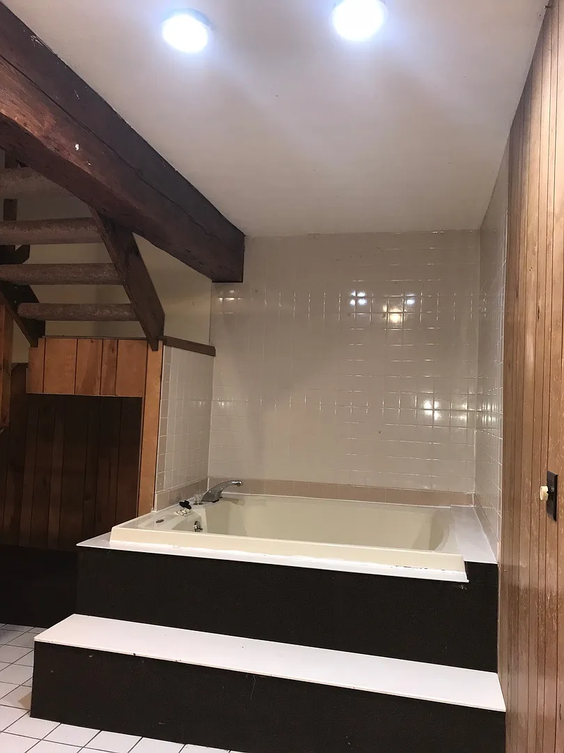 OSU Gateway 4 bedroom 2 full bath townhome — Photo 2