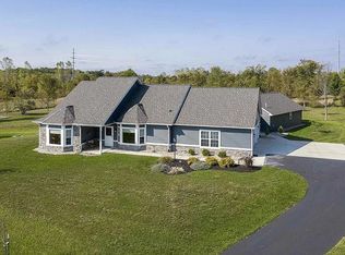 17405 Hull Rd, Leo, IN 46765