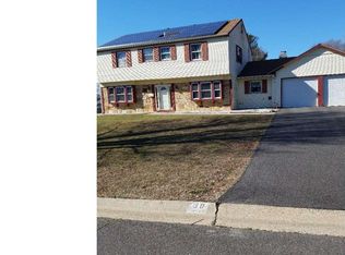 30 Traynor Ln, Willingboro, NJ 08046