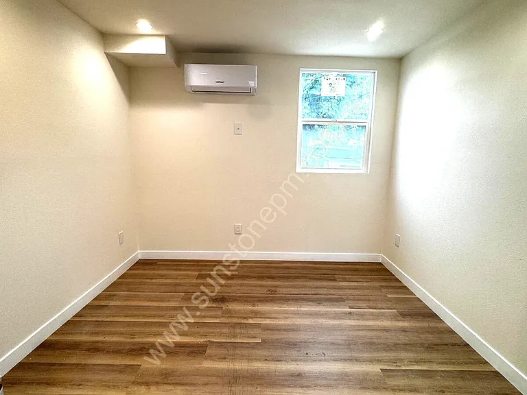 117 E Pearl St #117 — Photo 3