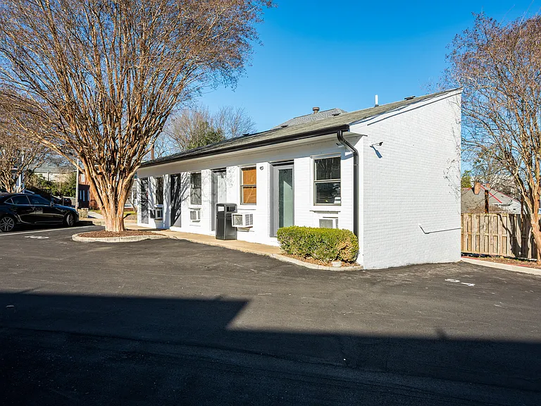 Pullen Apartments — Photo 14