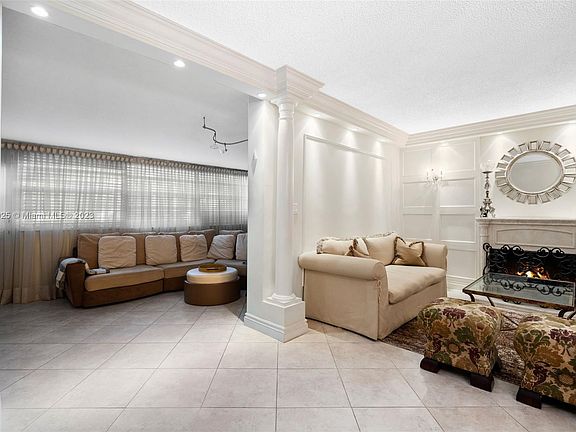 4th image of 20341 NE 30th Ave APT 109-6