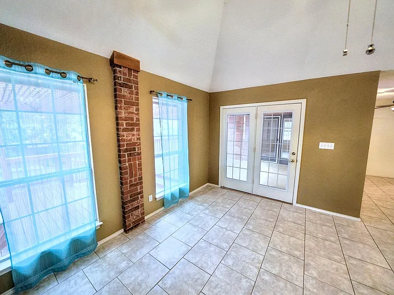 1508 Mount Laurel — Photo 16