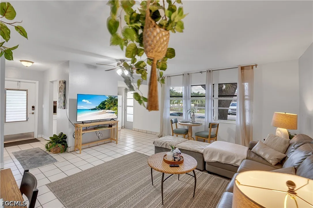1 bed, 1.0 bath, 780 sqft, $1,295 — Photo 1