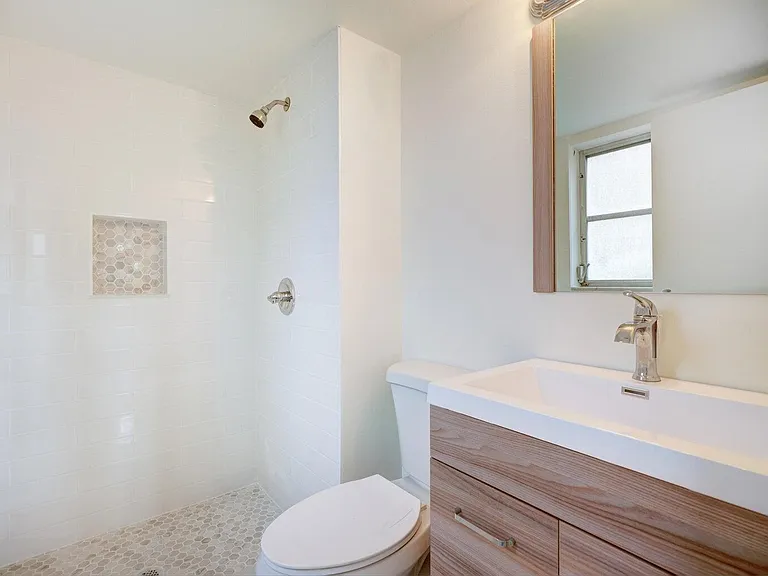 18081 SE Country Club Dr #265 — Photo 4