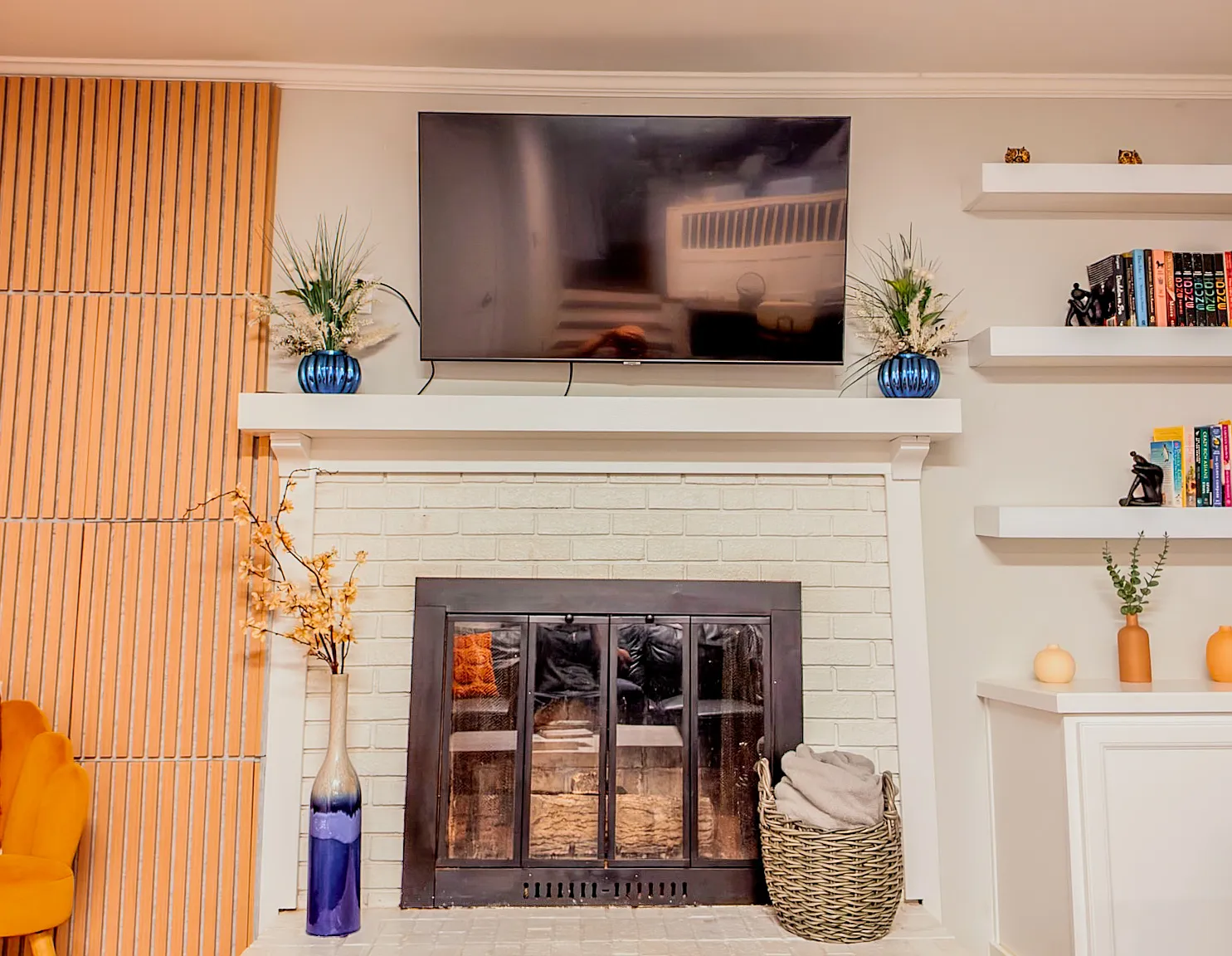 341 E Millbrook Rd — Photo 4