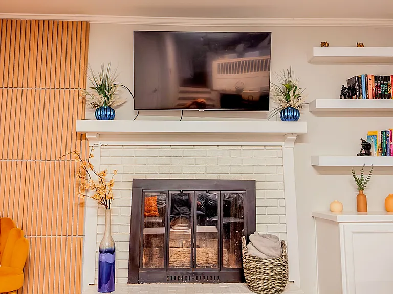 341 E Millbrook Rd — Photo 4