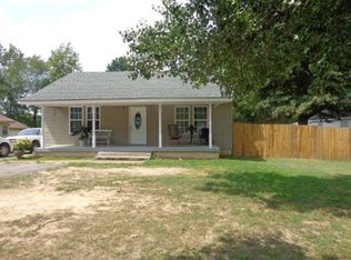 1130 Chickasaw Rd, Paris, TN 38242