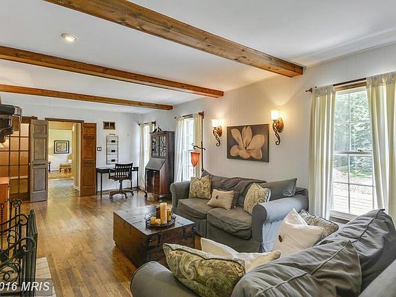 4th image of 15217 Emory Ln