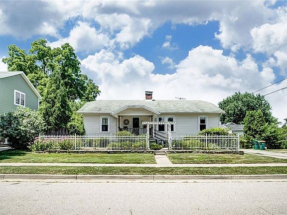 3rd image of 3315 Sagamon Ave