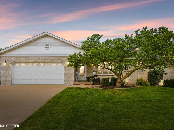 625 Birch Rdg S, Peosta, IA 52068