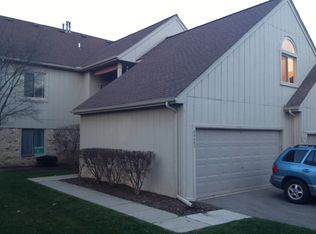 29407 Laurel Dr #16, Farmington, MI 48331