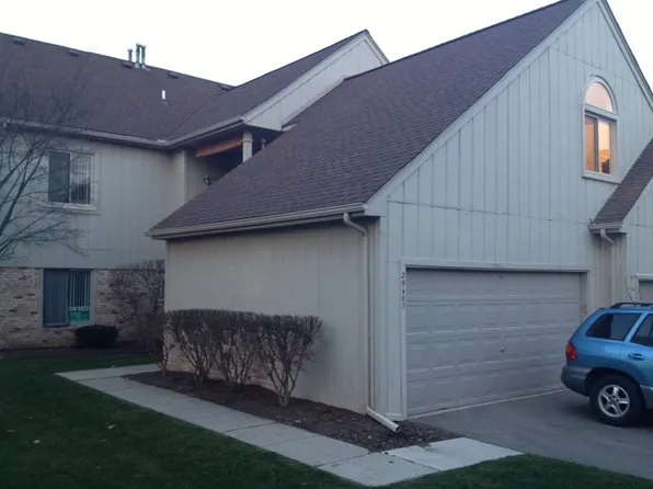 29407 Laurel Dr #16, Farmington, MI 48331