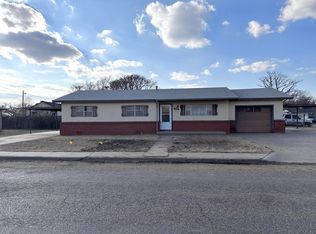 309 NW 9th St, Dimmitt, TX 79027