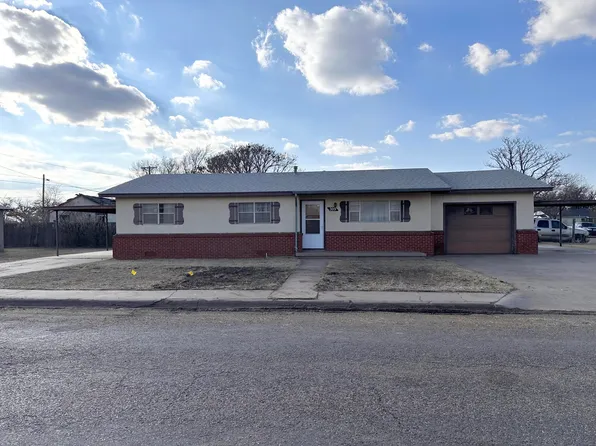 309 NW 9th St, Dimmitt, TX 79027