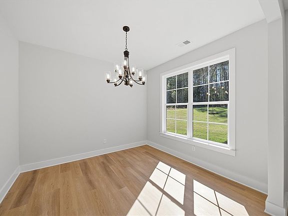 5th image of 186 Refuge Church Rd