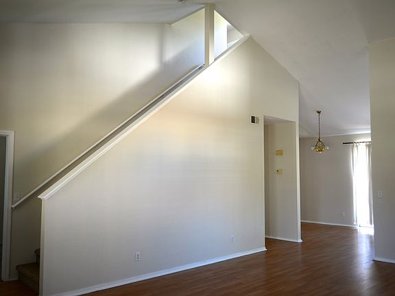 5th image of 202 Epworth Ct