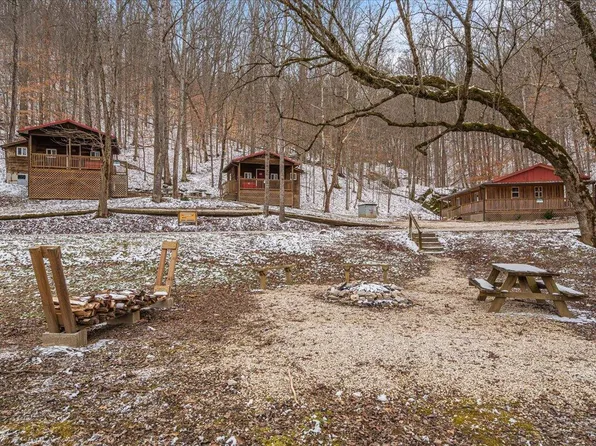 1922 Star Gap Rd, Stanton, KY 40380