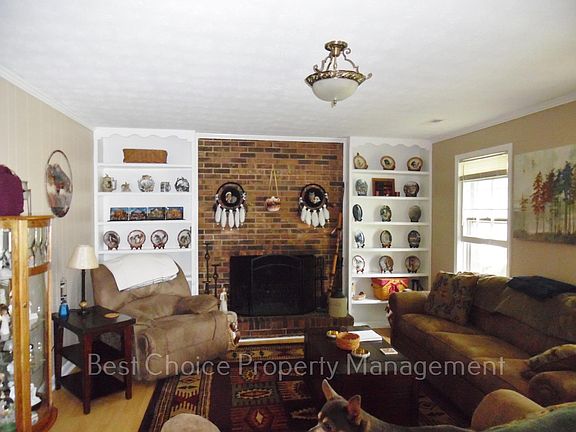 4th image of 210 Woodfield Dr