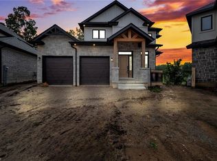 242 Mount Pleasant St #9, Brantford, ON N3T1V1