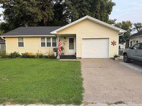 820 Macomb St, Colchester, IL 62326