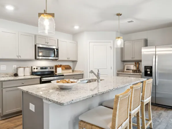 15 River Oak Dr, Staunton, VA 24401