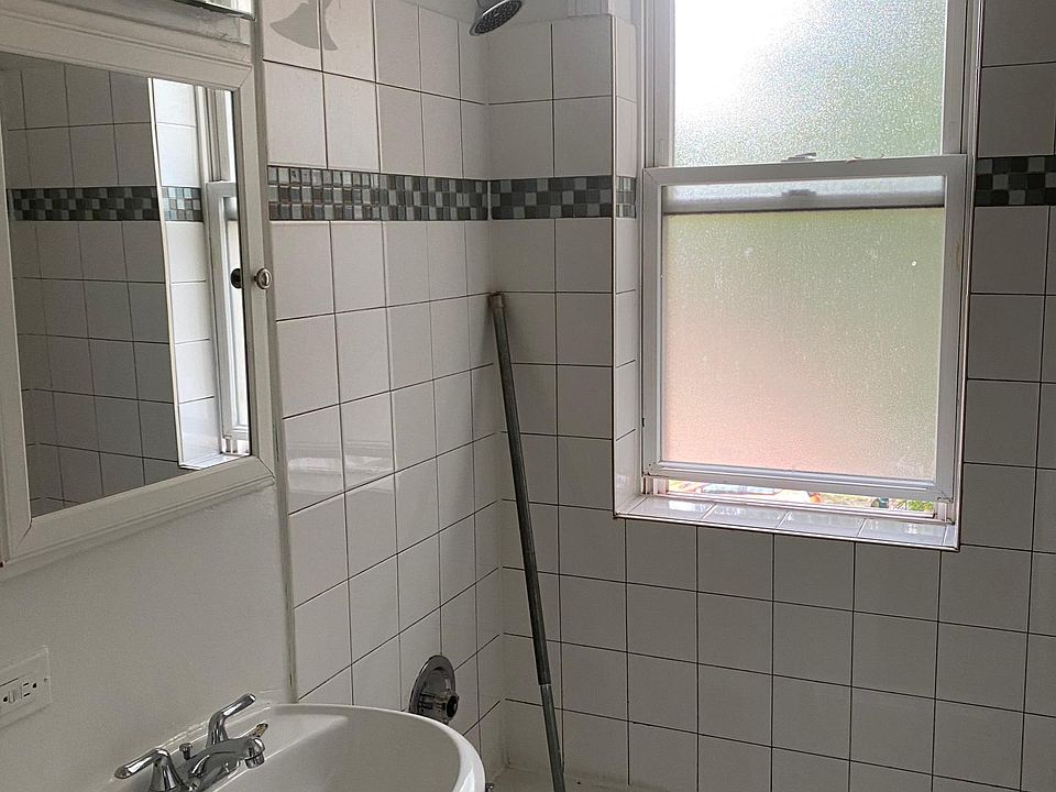 1st image of 1416 1/2 W Hutchinson St #2