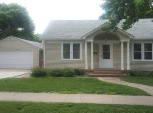 717 Linn St, Yankton, SD 57078