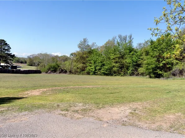 Barbara Dr, Muldrow, OK 74948