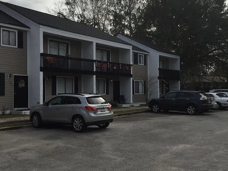 401 Golf Rd #204 — Photo 7