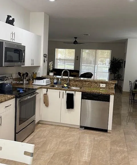 513 Live Oak Ln — Photo 8