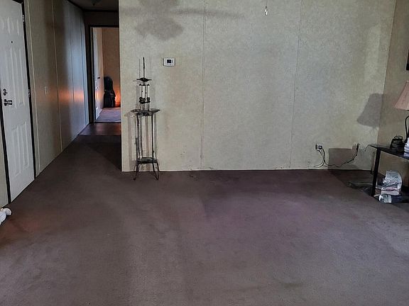 3rd image of 727 Stonegate Dr