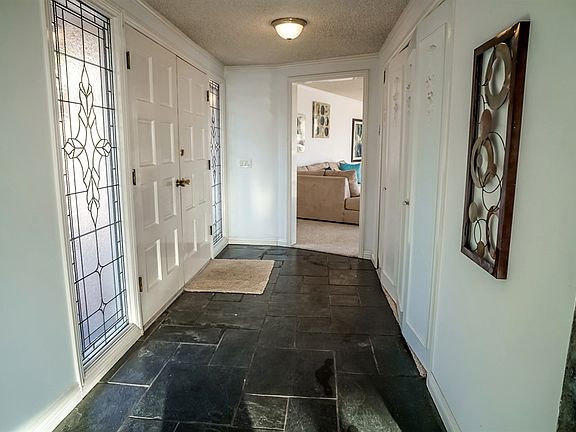 2nd image of 330 Wonderview Dr