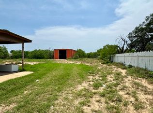 1302 E Maverick St, Crystal City, TX 78839